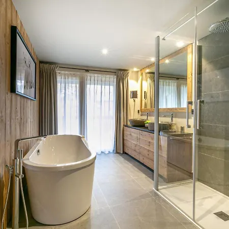 De Luxe Avec Cheminee, Balcon Et Services Inclus, Au Pied De La Foret De Bellevarde - Fr-1-694-12 Appartement Val-dʼIsère