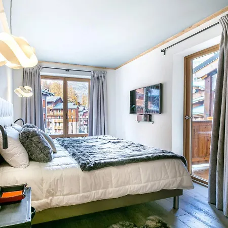 De Luxe Avec Cheminee, Balcon Et Services Inclus, Au Pied De La Foret De Bellevarde - Fr-1-694-12 * Val-dʼIsère
